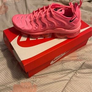 New in box womens Nike size 9